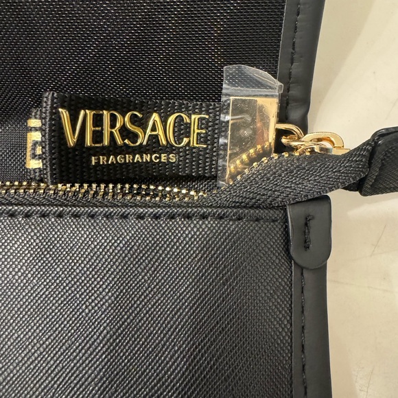 Versace Make Up/On the go bag. - Picture 5 of 9